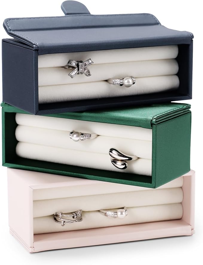 Oirlv Travel Rings Organizer Case in Blush Pink, Premium Leather & Soft Velvet Portable Jewelry Box, Secure Compact Holder for Women‘s Travel, Gym & Daily Organization (Holds 6-8 Rings)