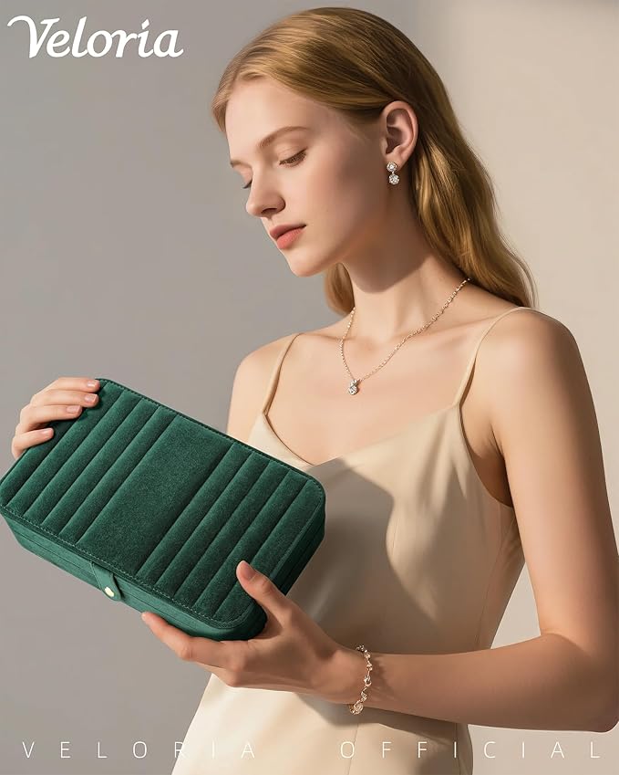 VELORIA Emerald Green Velvet Travel Jewelry Organizer, Necklace Holder Case with 8 Snap Clasps, Elastic Pouch, Ring & Earring Storage, Compact Jewelry Case for Bracelets and Bangles
